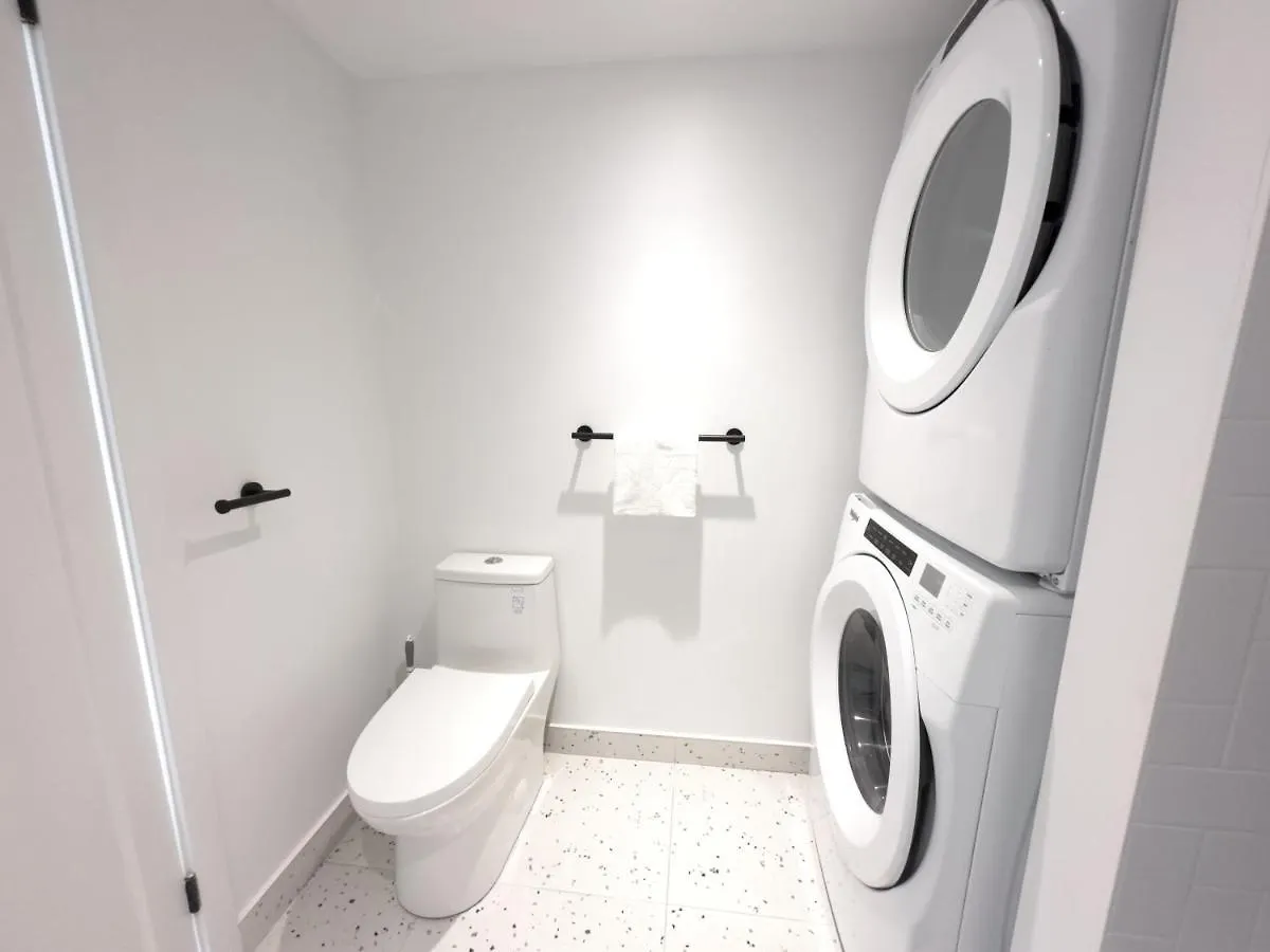 Bright And Large 3 Bedr Downtown 2Mins To Metro Apartment Montreal