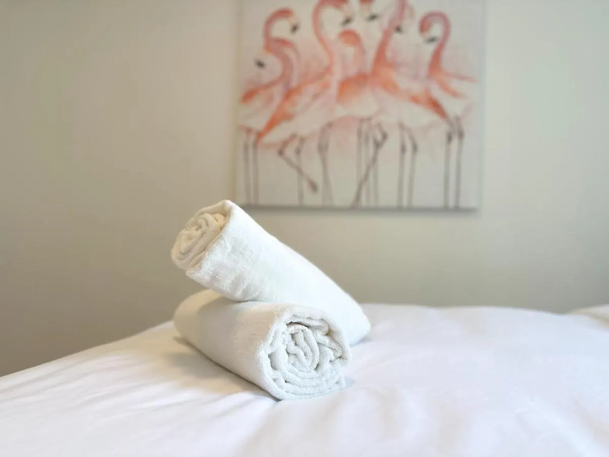 Bright And Large 3 Bedr Downtown 2Mins To Metro Apartment Montreal